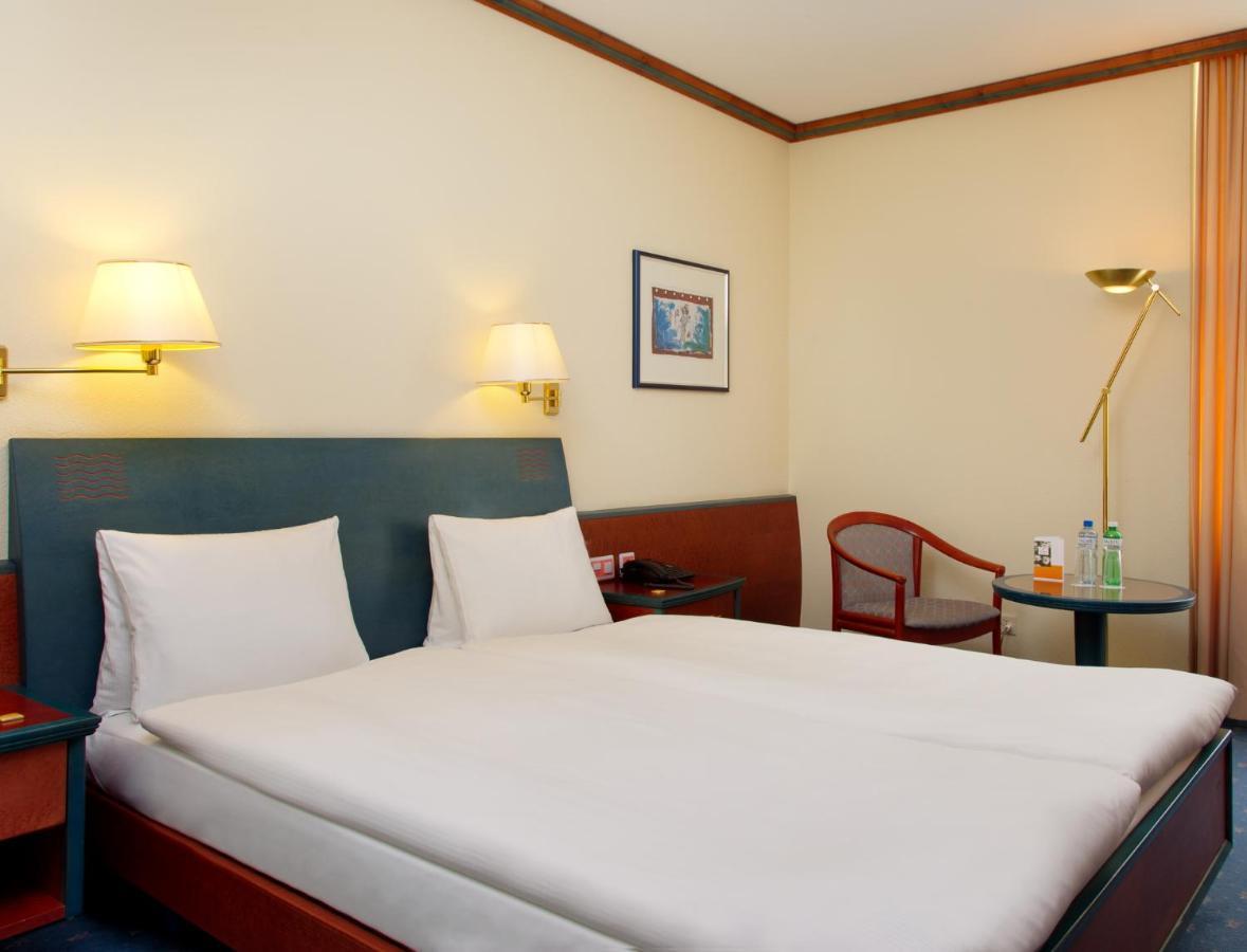 Thermal Hotels & Walliser Alpentherme Leukerbad Room photo